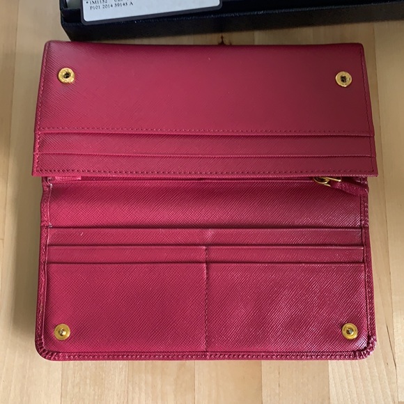 Prada Saffiano Wallet - Picture 5 of 10